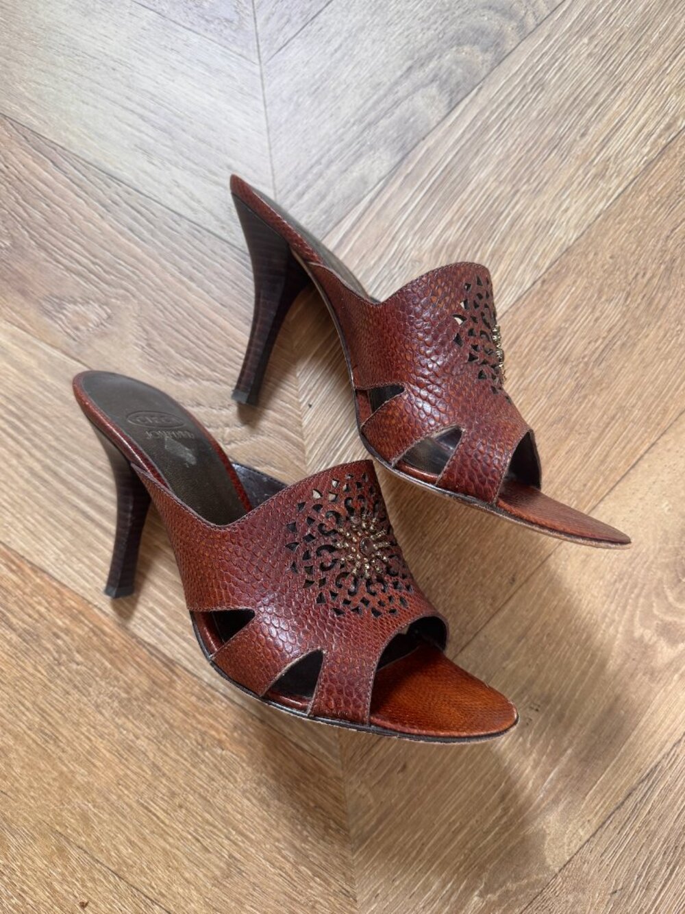 Circa Joan & David Vintage Snake Embossed Mules Jeweled Medallion 7